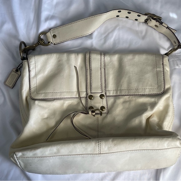 Leather Coach shoulder bag - Picture 2 of 11